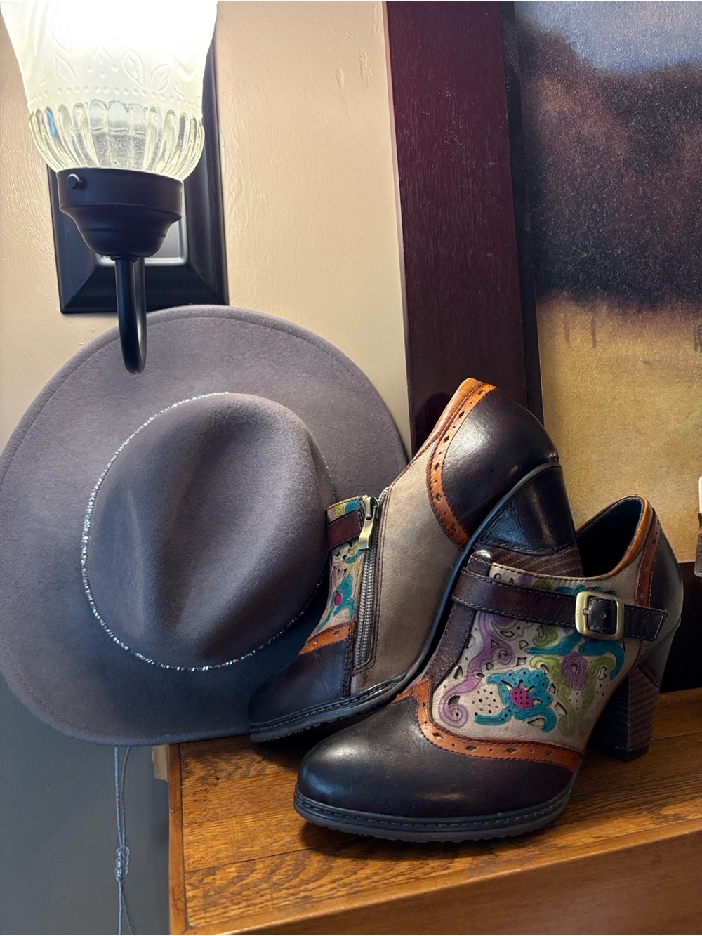 # 151 Women's L’ARTISTE Leather Heeled Booties with Buckle